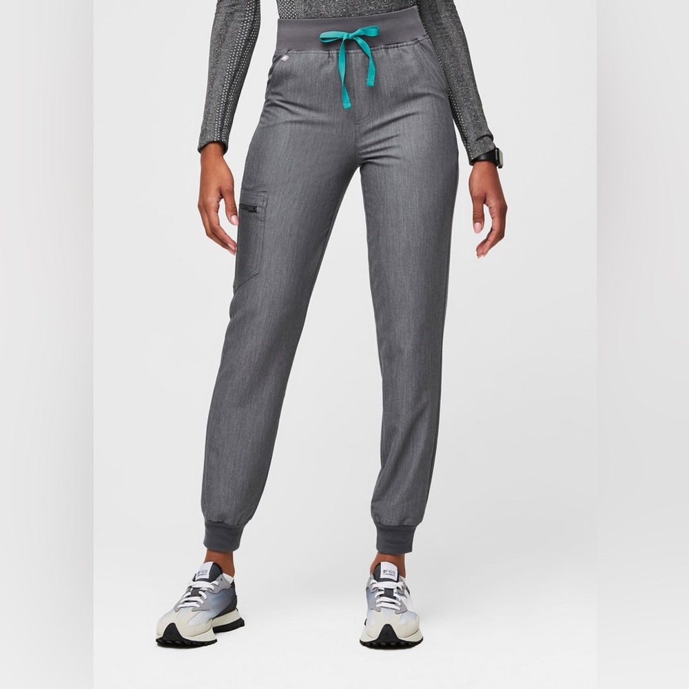 Figs Women’s High Waisted Zamora Jogger Scrub Pants Graphite (Size S/P)